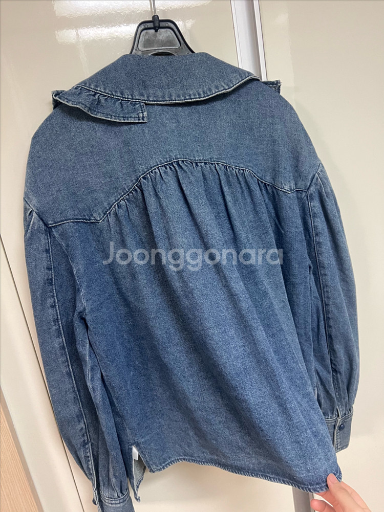 21 럭키슈에뜨 프릴카라 퍼프 데님 셔츠 자켓 블라우스--7