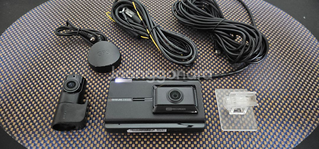 아이나비 Z8000 QHD 블랙박스(128GB,GPS)--0