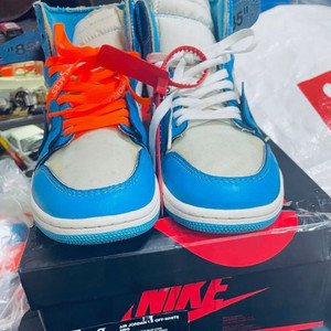 나이키 에어조던 1 오프화이트 unc