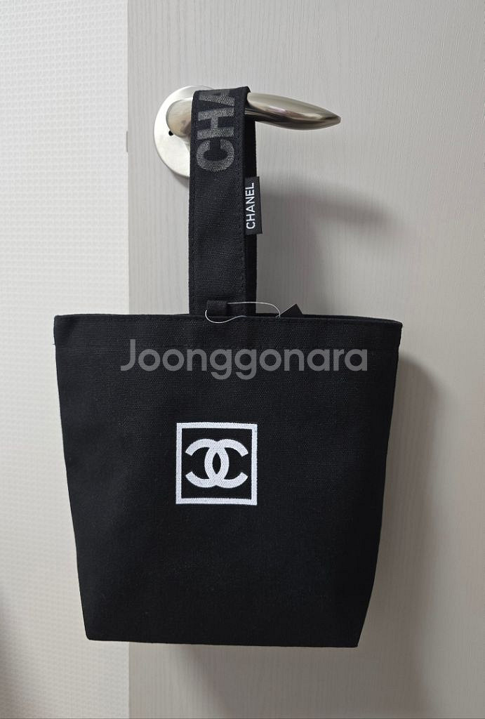 새제품 샤넬 탑핸들 캔버스 미니 에코백 블랙--0