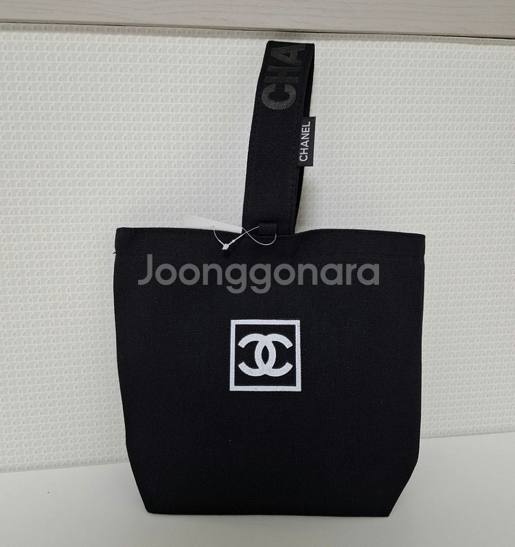 새제품 샤넬 탑핸들 캔버스 미니 에코백 블랙--1