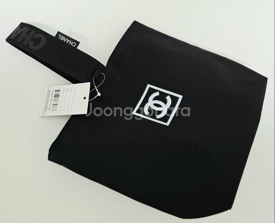 새제품 샤넬 탑핸들 캔버스 미니 에코백 블랙--3