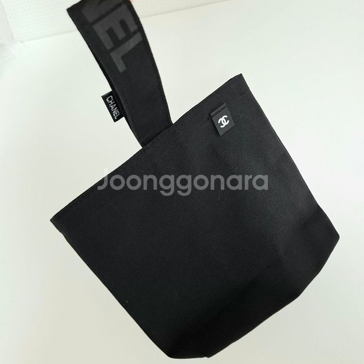 새제품 샤넬 탑핸들 캔버스 미니 에코백 블랙--4