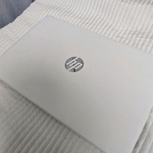 HP 파빌리온 5700U 15.6인치 노트북 팝니다