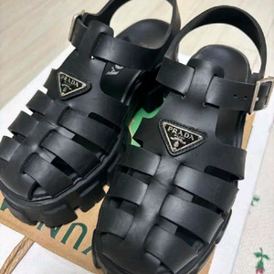 프라다 러버샌들 36