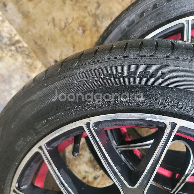 휠타이어 팝니다. 3짝밖에 없습니다.--1