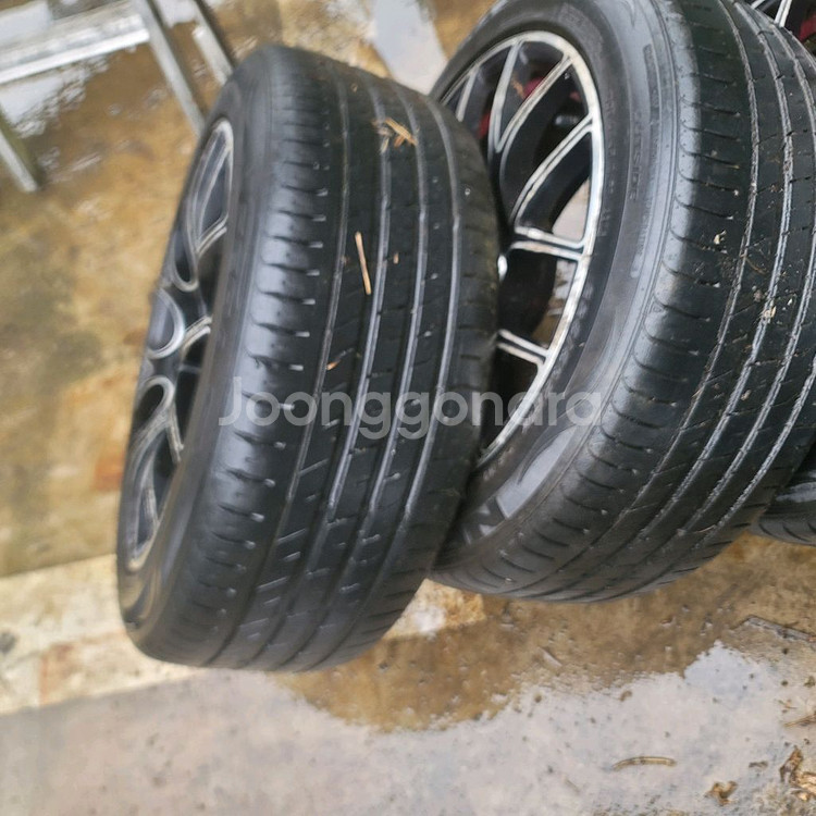 휠타이어 팝니다. 3짝밖에 없습니다.--2