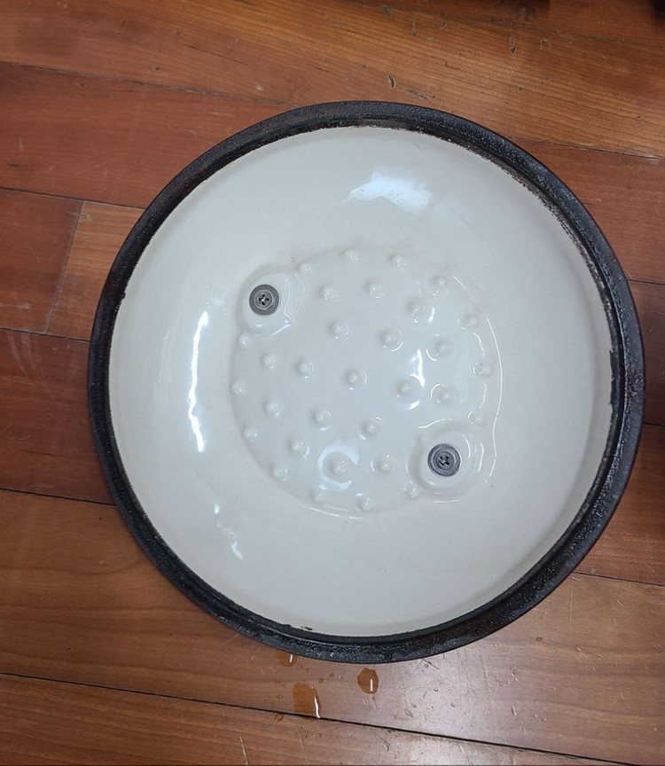 키친에이드 무쇠냄비 이미지