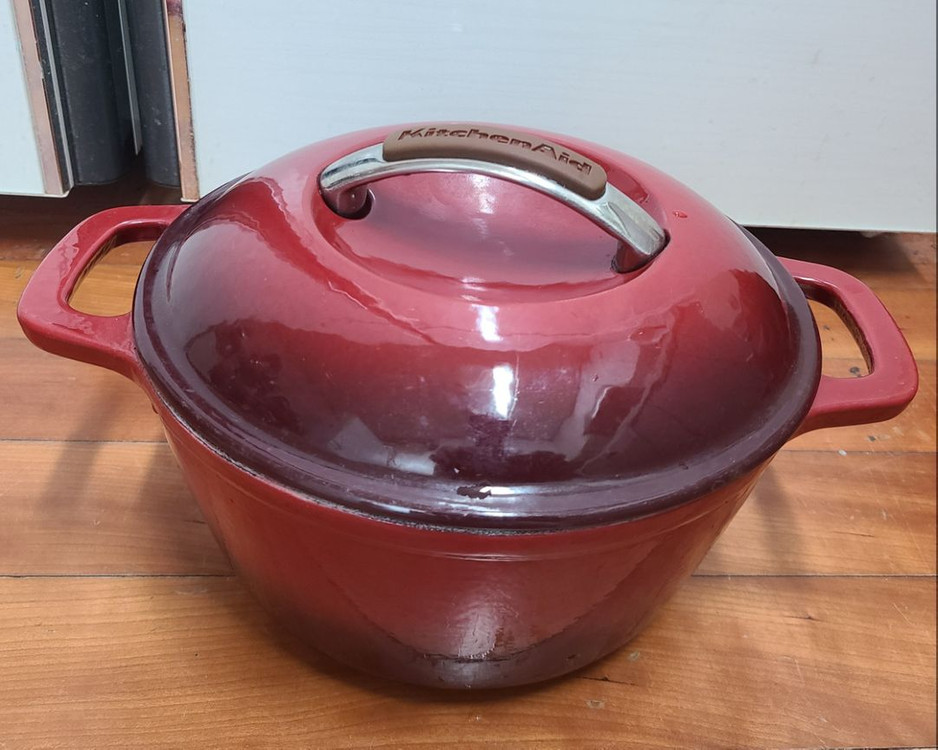 키친에이드 무쇠냄비 이미지