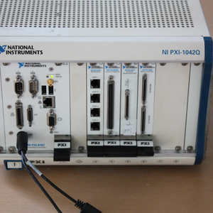 NI PXI-1042Q 데이터 수집장치