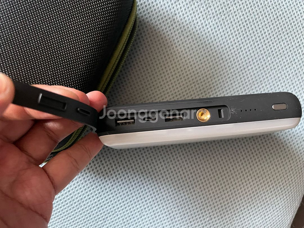 루맥스 LC-200K 충전식 LED 캠핑랜턴 팝니다.--1