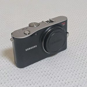 (부품용)삼성 NX100 미러리스 카메라