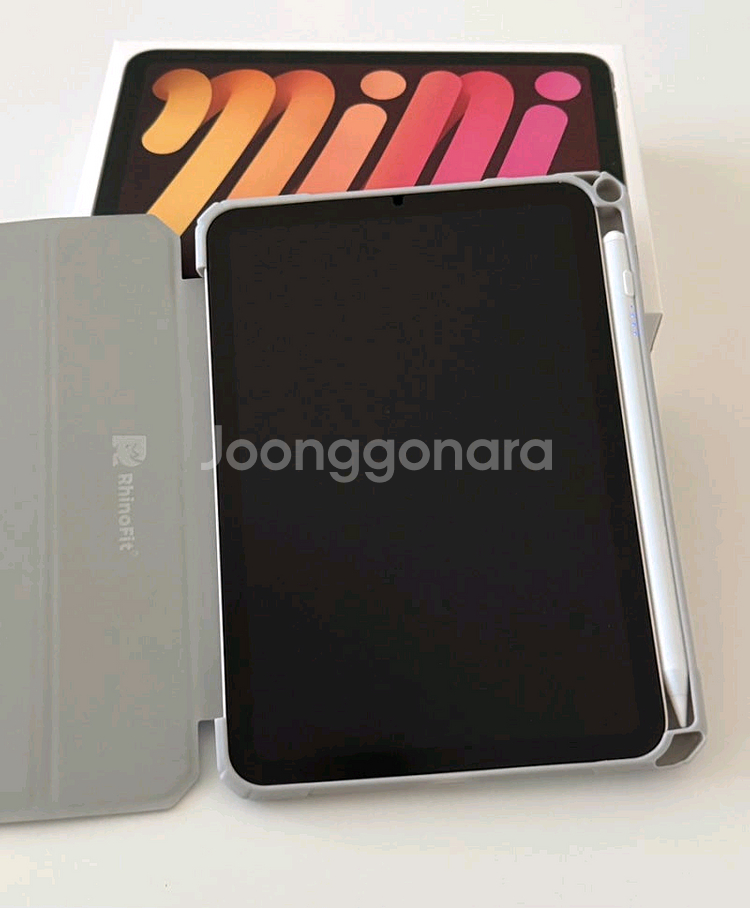 아이패드 미니 A17 pro 128GB, 케이스3개--3