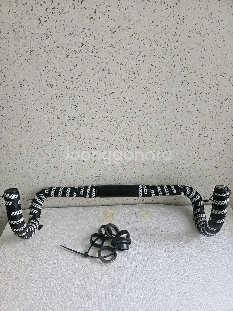 픽시 언노운 샤크--9