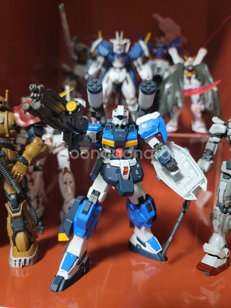건담 hg 미개봉 및 조립품 판매합니다.--8