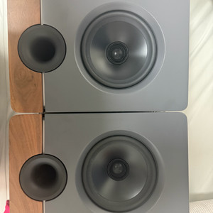 Output Frontier x Barefoot 스피커
