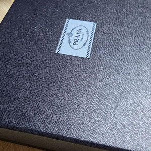 프라다 상자 팝니다