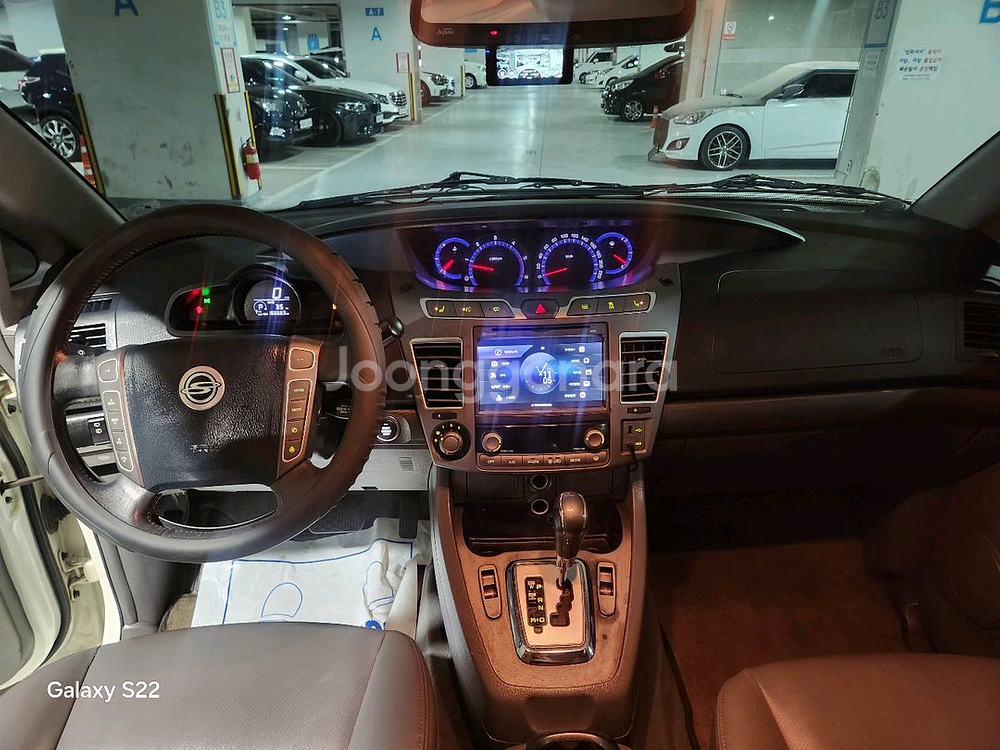 코란도투리스모4륜 GT 11인승14형 166,000km--4