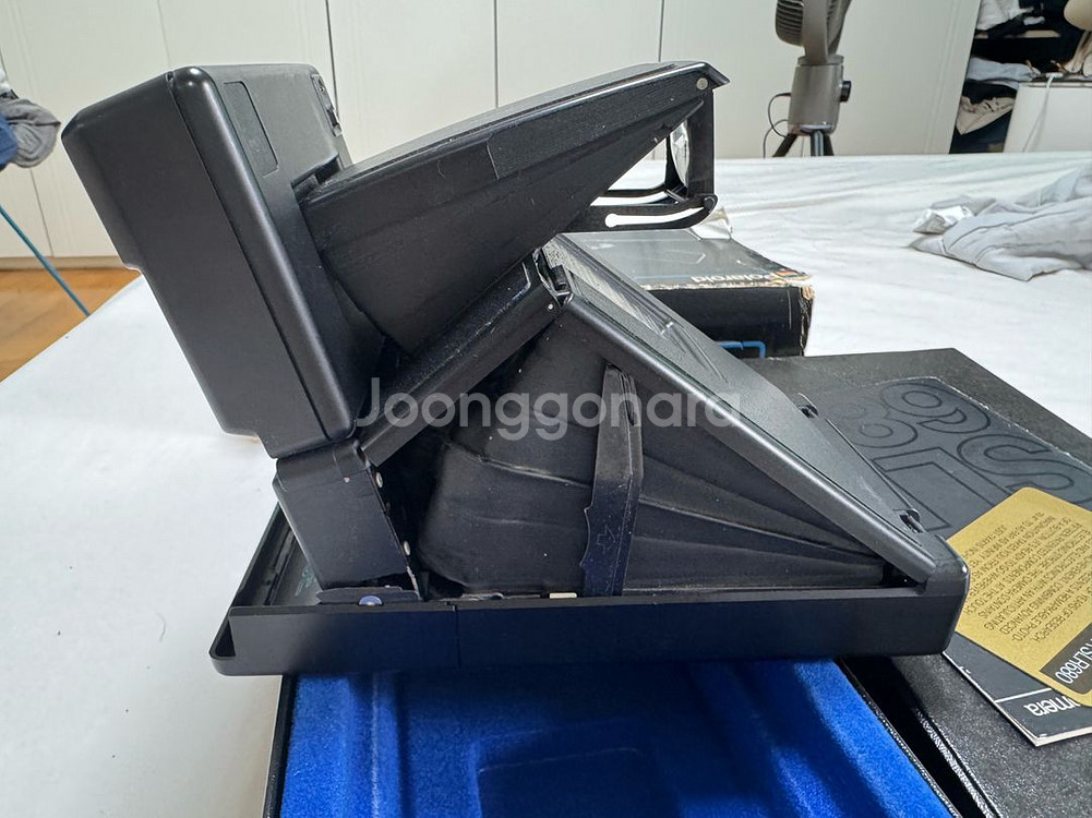 가죽 교체한 폴라로이드 SLR 680 SE--7
