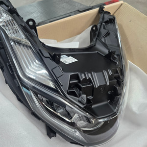 PCX 21년식 혼다 대체품 라이트입니다