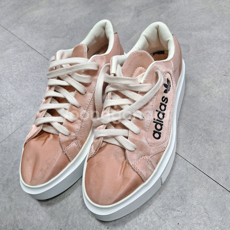 아디다스 운동화 런닝화 슬릭 EG6771 (235)--0