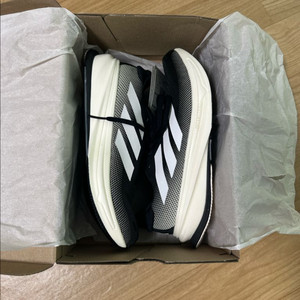 아디다스 슈퍼노바 운동화 255 팔아요