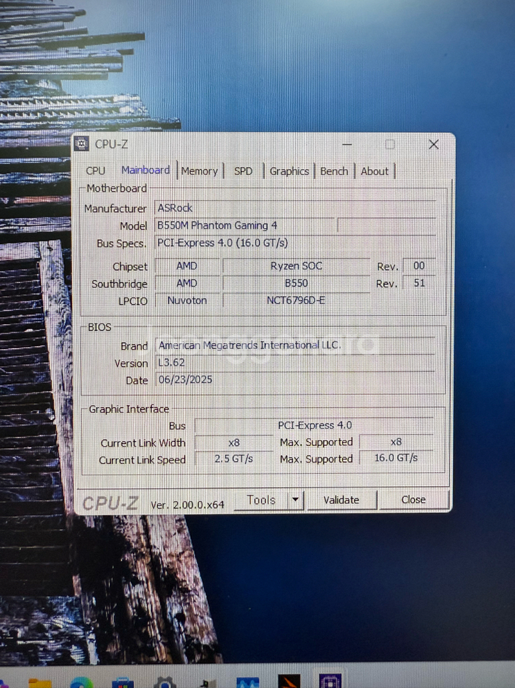 라이젠5600xt,4060,램32g,M.2 1T 컴퓨터--6