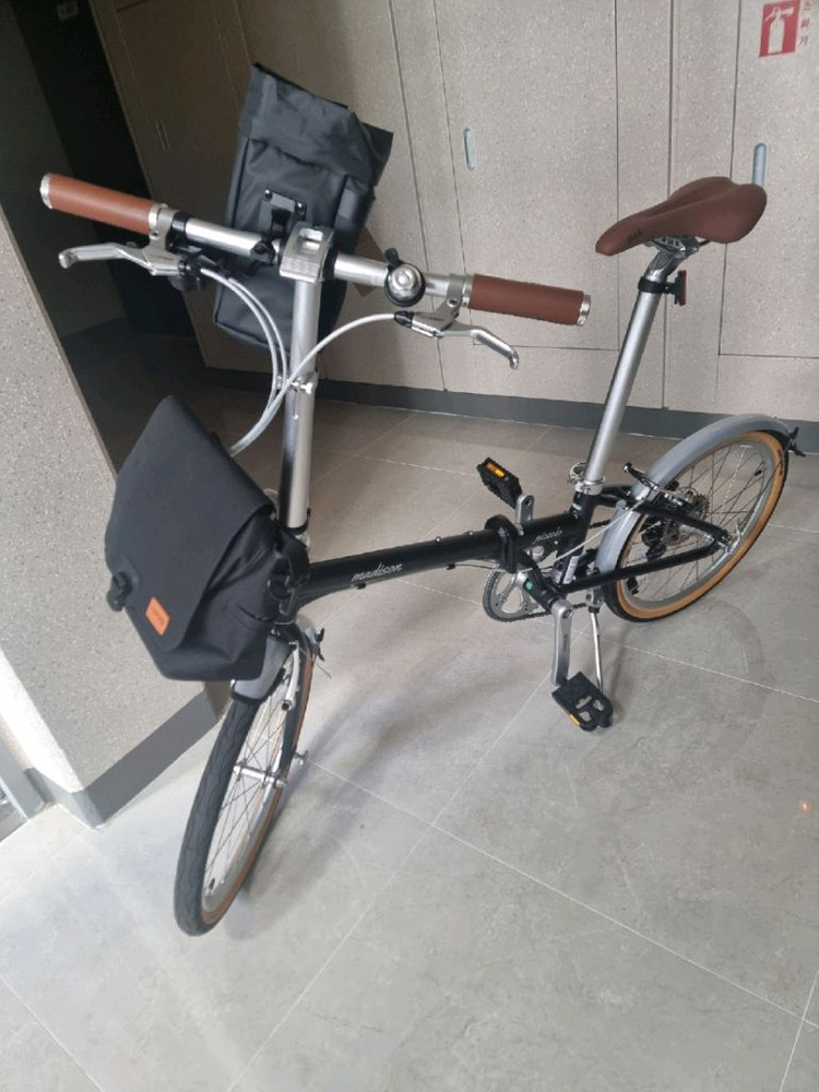 미니벨로 자전거 매디슨피콜로a8 25년식 판매해요--2