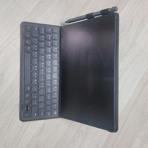 LG 울트라탭 2in1 태블릿 키보드독