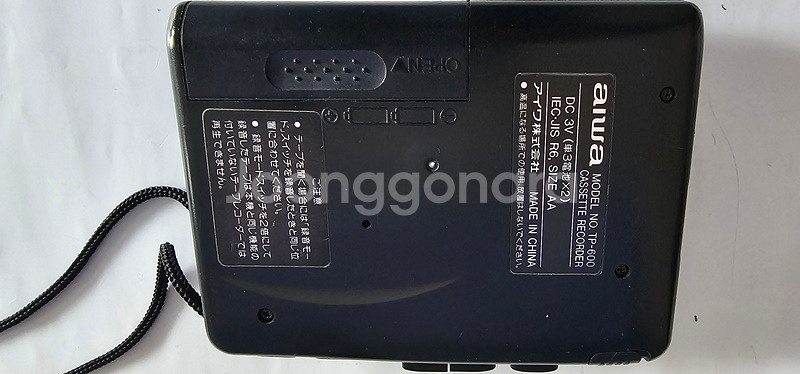 AIWA HS-TP600 워크맨 작동품--1