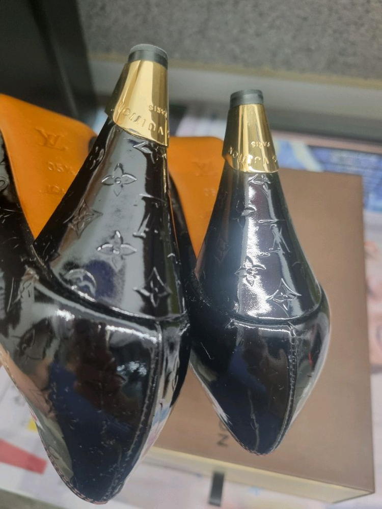 루이비통 오픈토우 샌달35 1/2--2