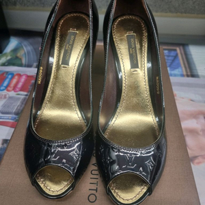 루이비통 오픈토우 샌달35 1/2