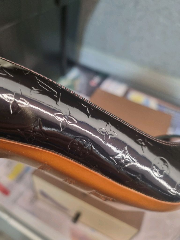 루이비통 오픈토우 샌달35 1/2--3