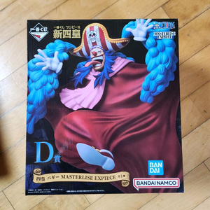 원피스 제일복권 신사황 버기 피규어 팝니다.