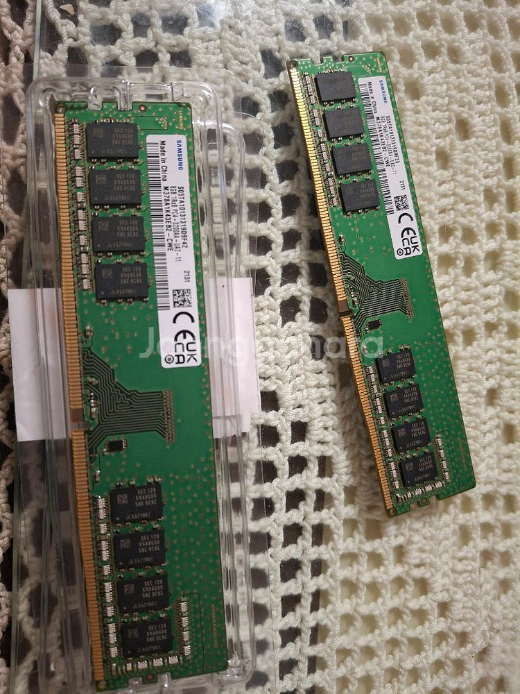 삼성전자 DDR4-3200 8GB 2개--0