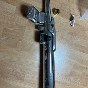 sr400 인젝션 순정머플러 판매합니다.