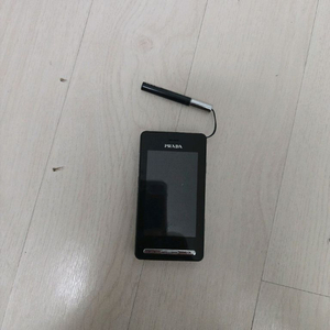 프라다폰 이미지