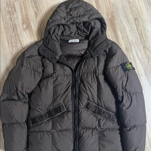 21fw)스톤아일랜드 크링클랩스 패딩 브라운 s사이즈