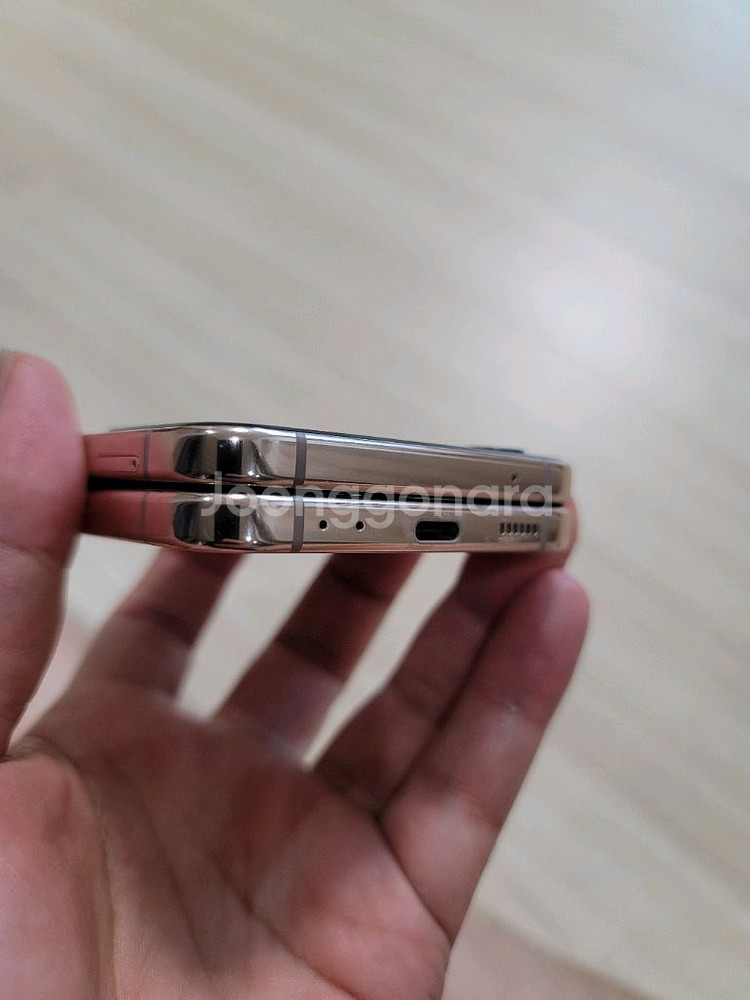 갤럭시 Z Flip4 512기가 택포175000원--3