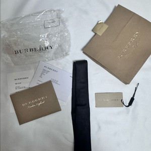 버버리 슬림 실크 넥타이 블랙