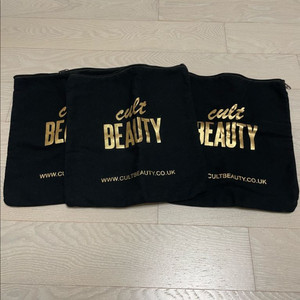 Cult Beauty 화장품 파우치 3