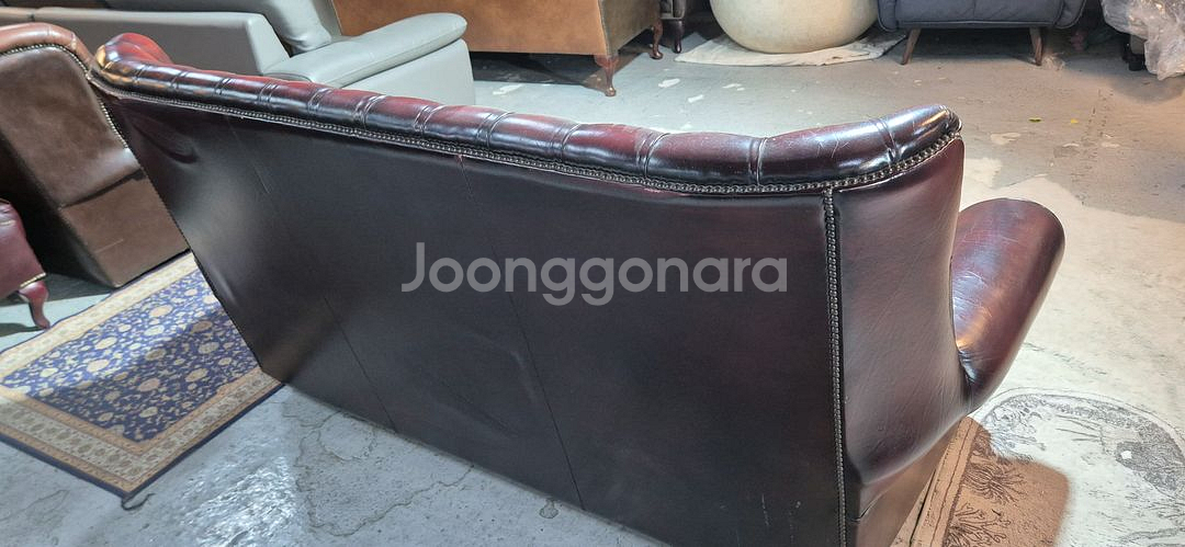 영국 오리지날 체스터필드 최고급 전체 천연가죽 3인소파--9