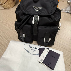 프라다 백팩 스몰 새상품