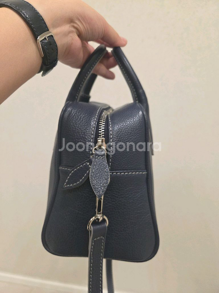 띠서울 킴스어패럴 레옹백 팔아요.(남색)--2