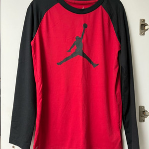 나이키키즈 조던티셔츠 M사이즈