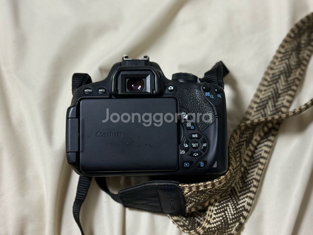 캐논 EOS 700D--1