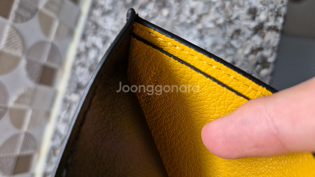 고야드 빅투아르 블랙 ss민트급 반지갑--4