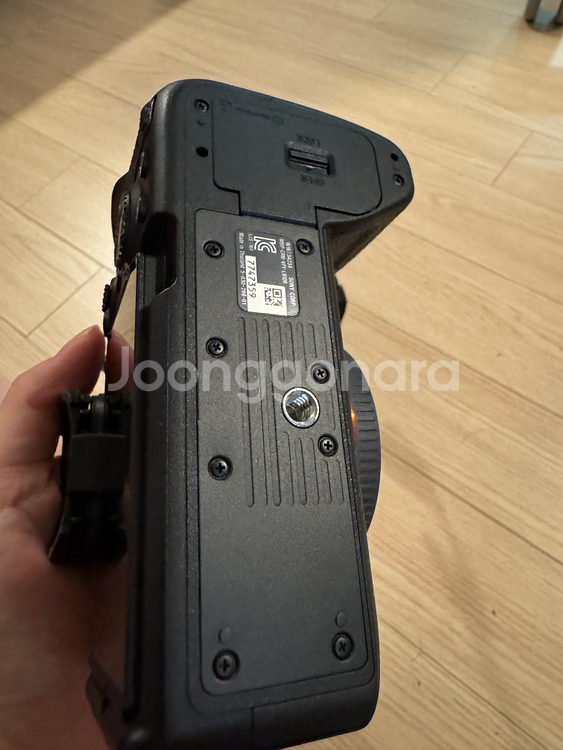 소니 A7M4 카메라 신품급 판매합니다.--0