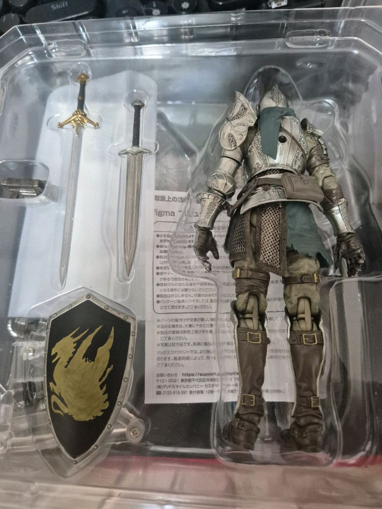 데몬즈소울 피그마--2