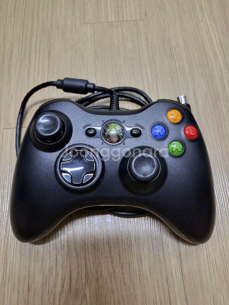 XBOX360유선패드 판매합니다 (택포)--0